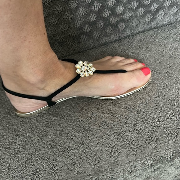 Giuseppe Zanotti flat thong sandal with crystal flower - Picture 3 of 7